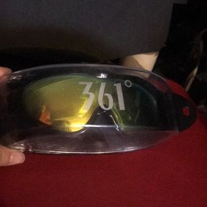 361 degrees Googles